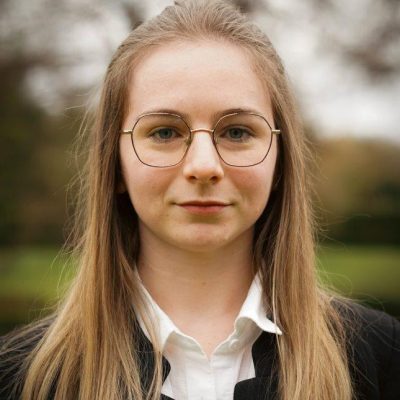 26 Julia SELLIER Conseillère Municipale